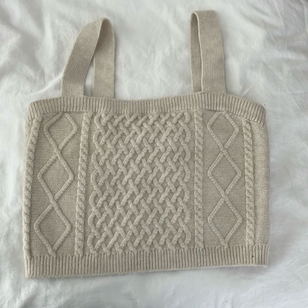 H&M XS off white cropped tank top in great condition! Worn once!